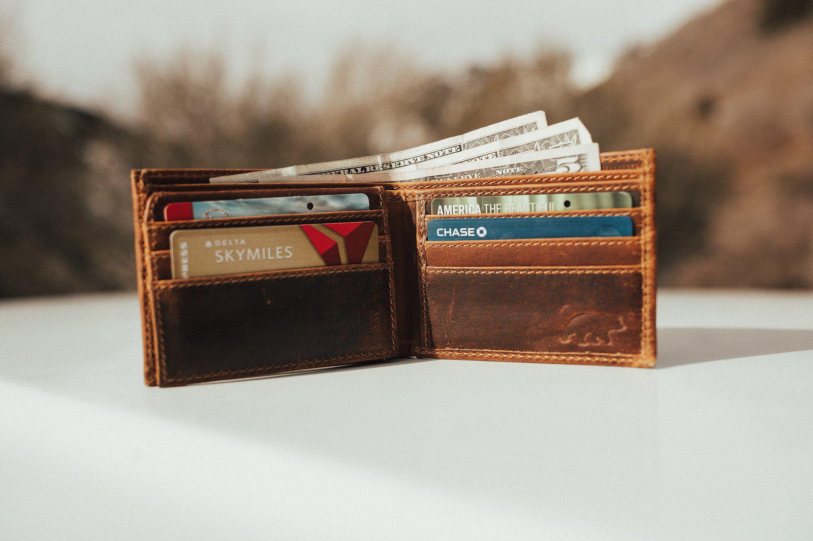 Bifold Leather Wallet - Image 6