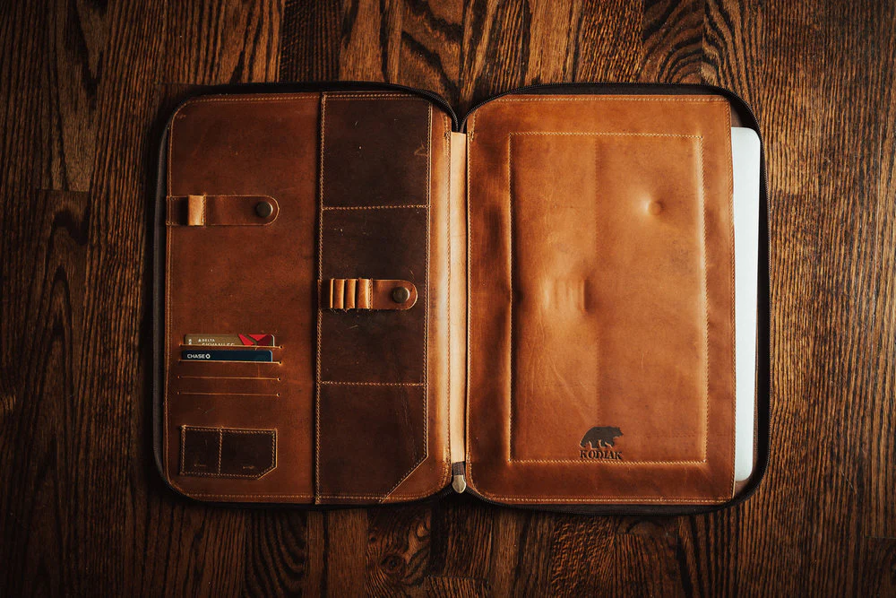 Buffalo Leather MacBook Portfolio - Image 10