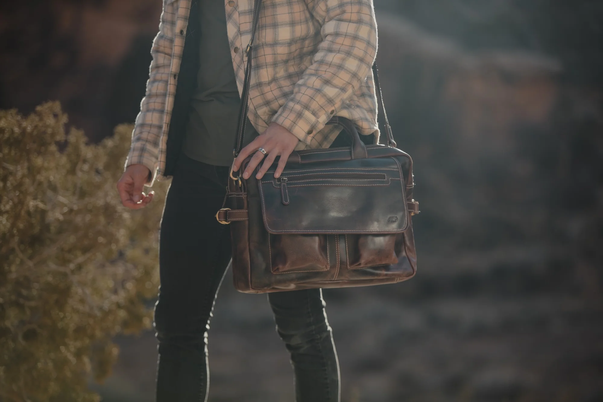 Buffalo Leather Pilot Bag - Image 9