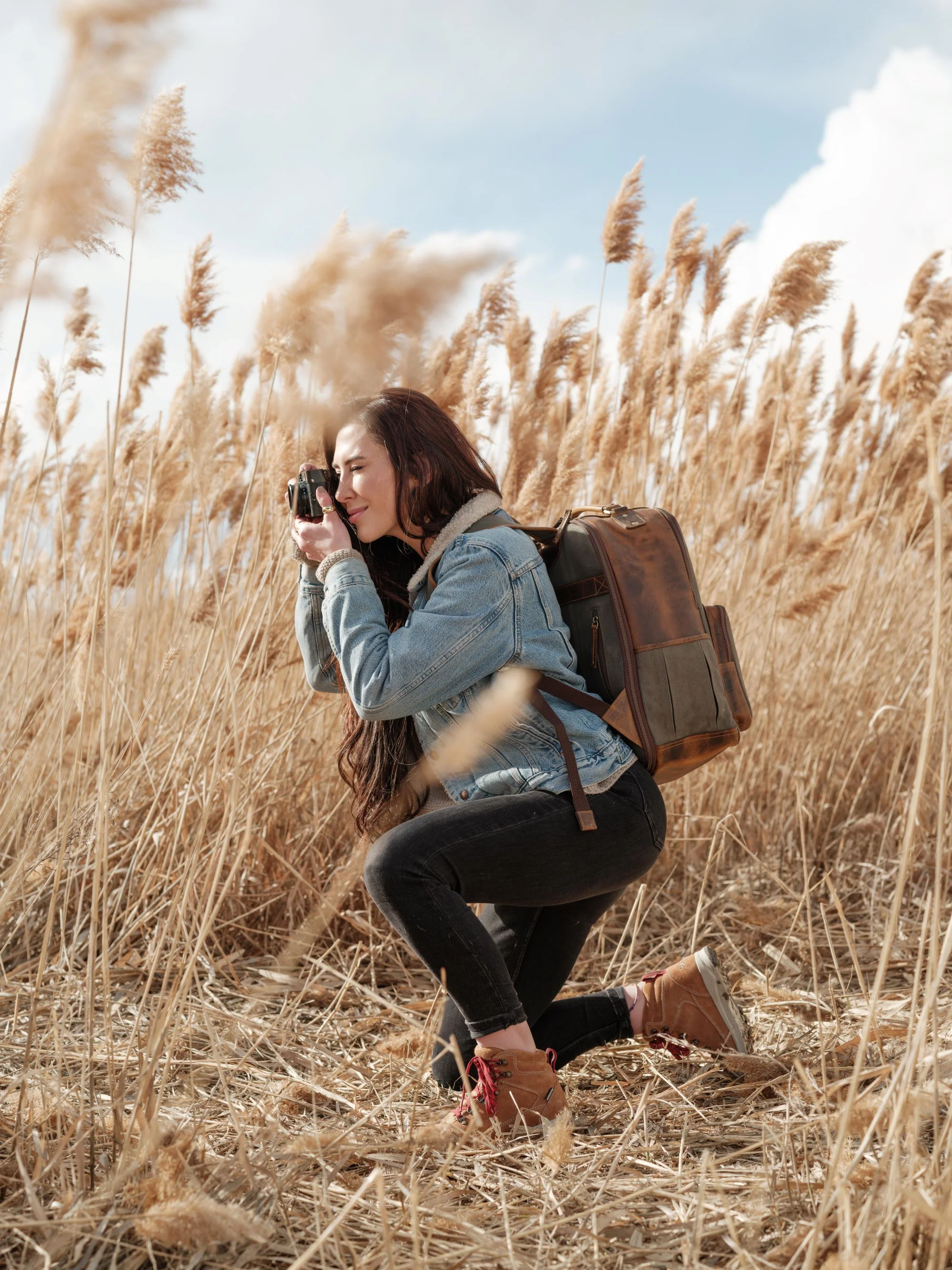 25L Traveler Canvas Backpack - Image 11