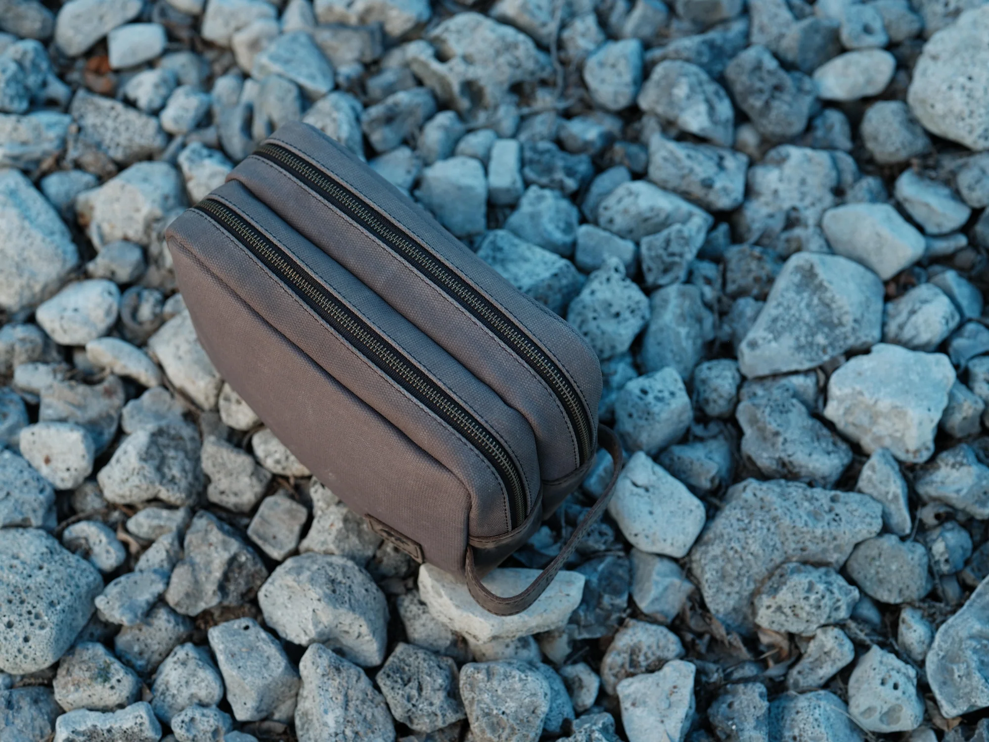 Canvas Weekender Dopp Bag - Image 3