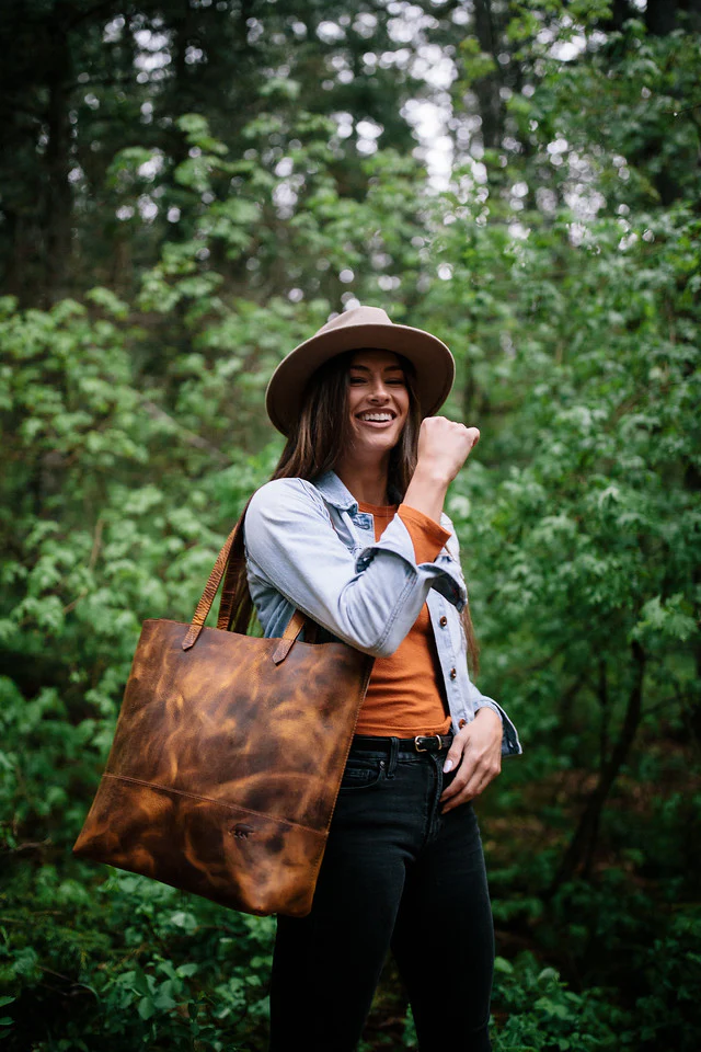 Juneau Leather Tote - Image 4