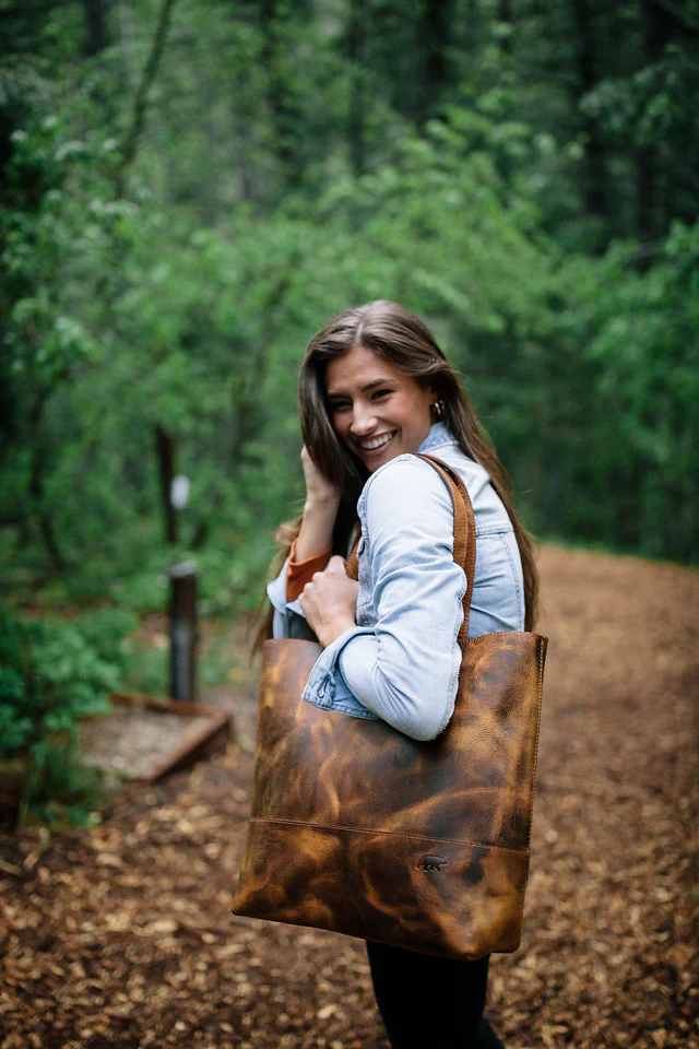 Juneau Leather Tote - Image 5