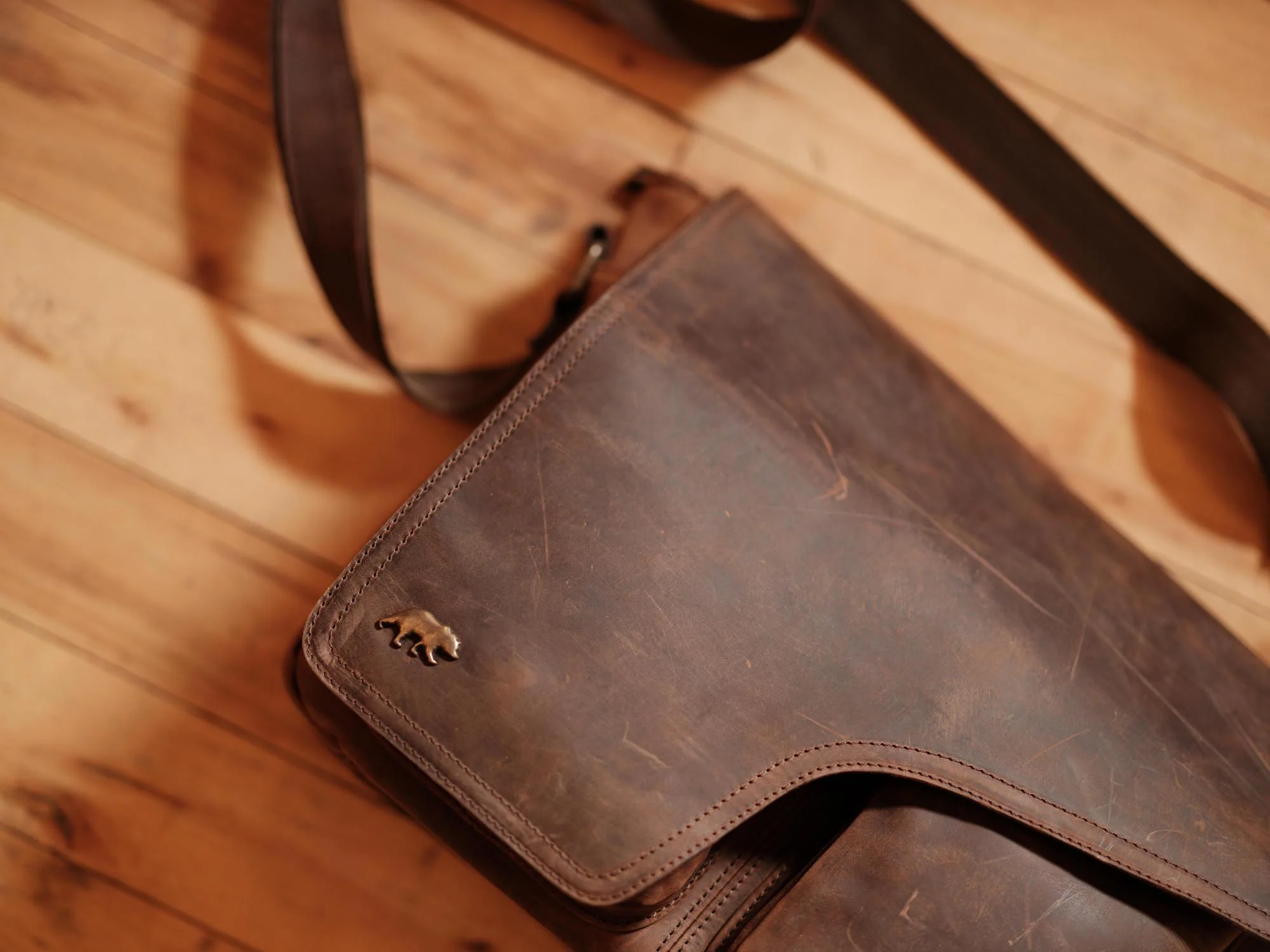 LIMITED EDITION - Yukon Leather Messenger - Image 6