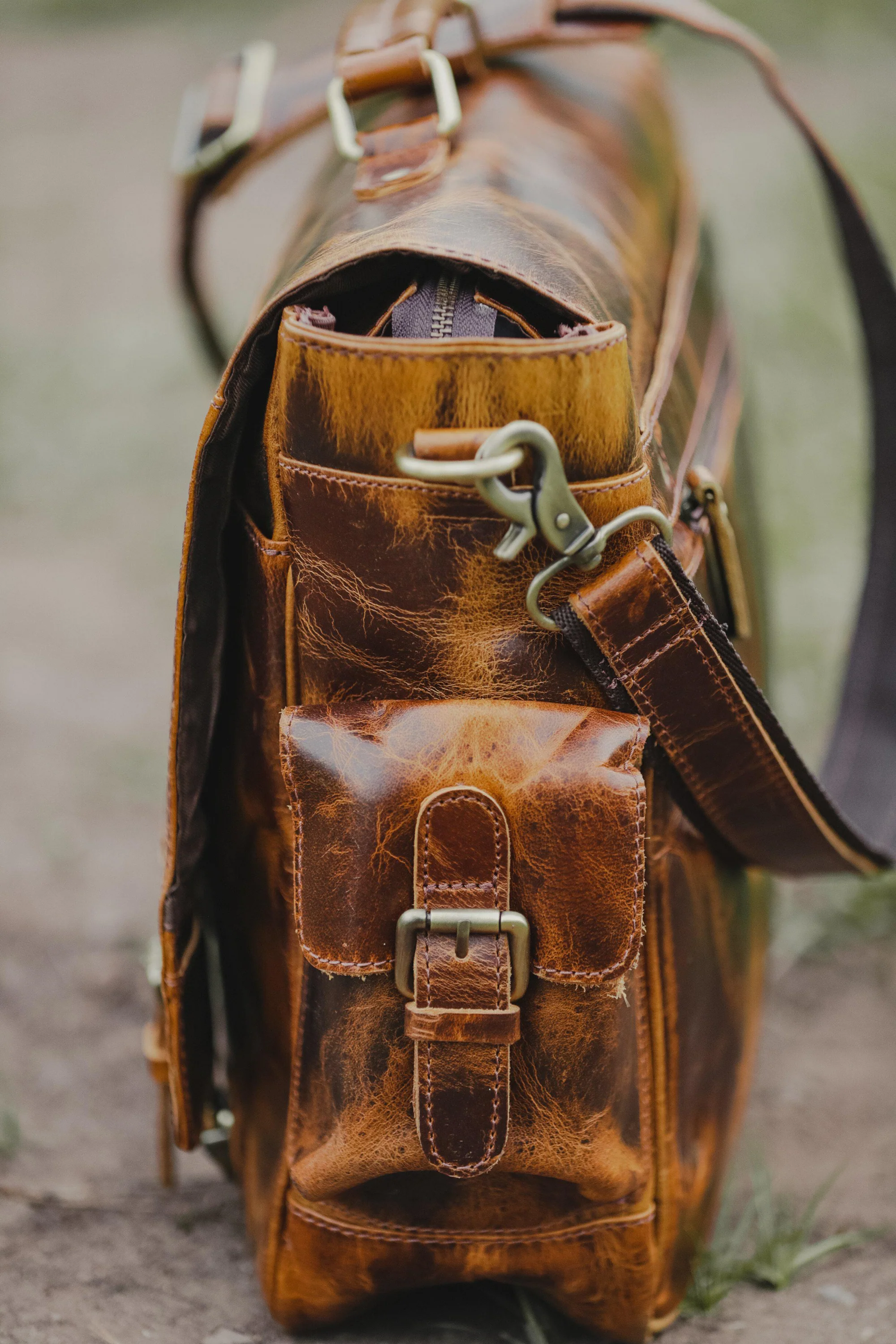 Sitka Leather Messenger - Image 8